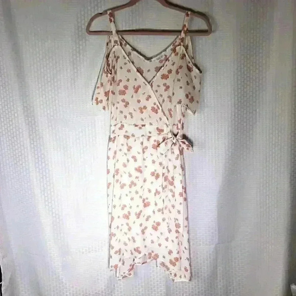Sienna Sky white with pink flowers size M Cold Shoulder Dress - Picture 1 of 5